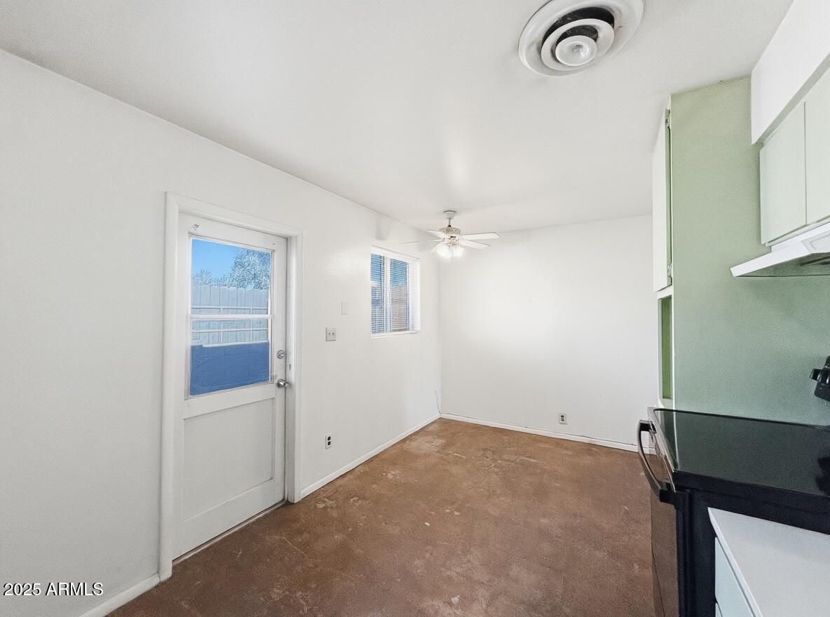 513 E Hatcher Road 9