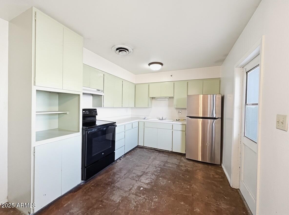 513 E Hatcher Road 9