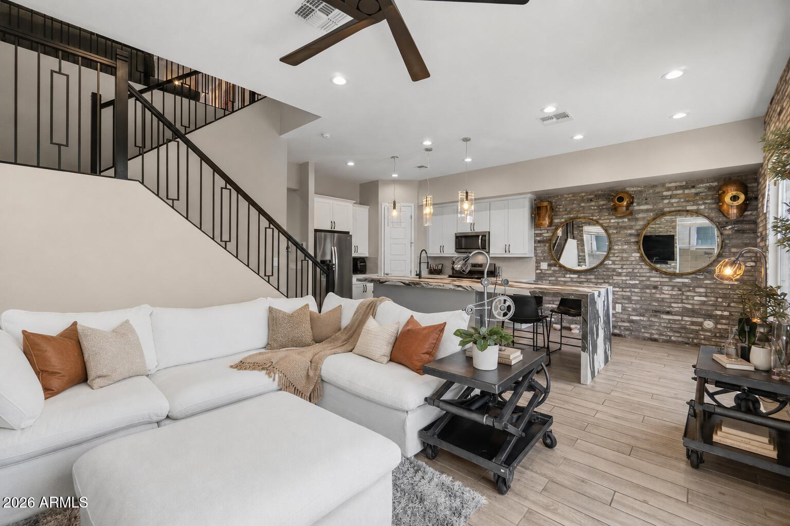 5041 E WOODRIDGE Drive