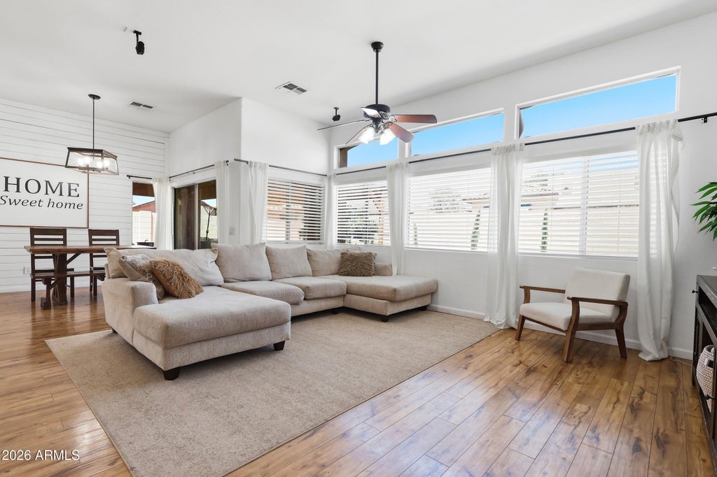 Photo of 7329 N 82nd Avenue, Glendale, AZ 85303 (MLS # 7049342)
