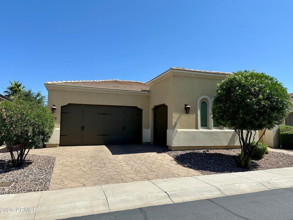 Photo of 562 E Vesper Trail, Queen Creek, AZ 85140 (MLS # 6962711)