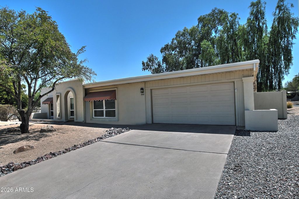 Photo of 846 E Village Circle Drive N, Phoenix, AZ 85022 (MLS # 7051633)