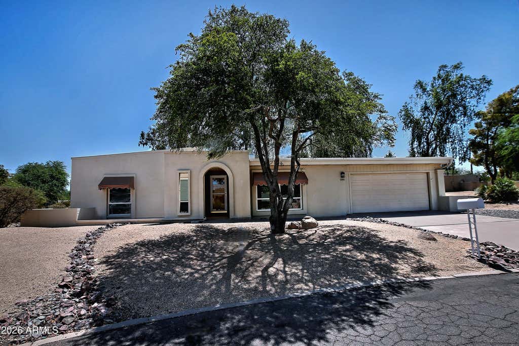 Photo of 846 E Village Circle Drive N, Phoenix, AZ 85022 (MLS # 7051633)