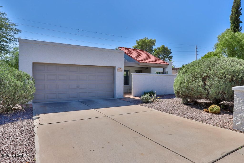 Photo of 7713 E Luke Lane, Scottsdale, AZ 85250 (MLS # 6946428)