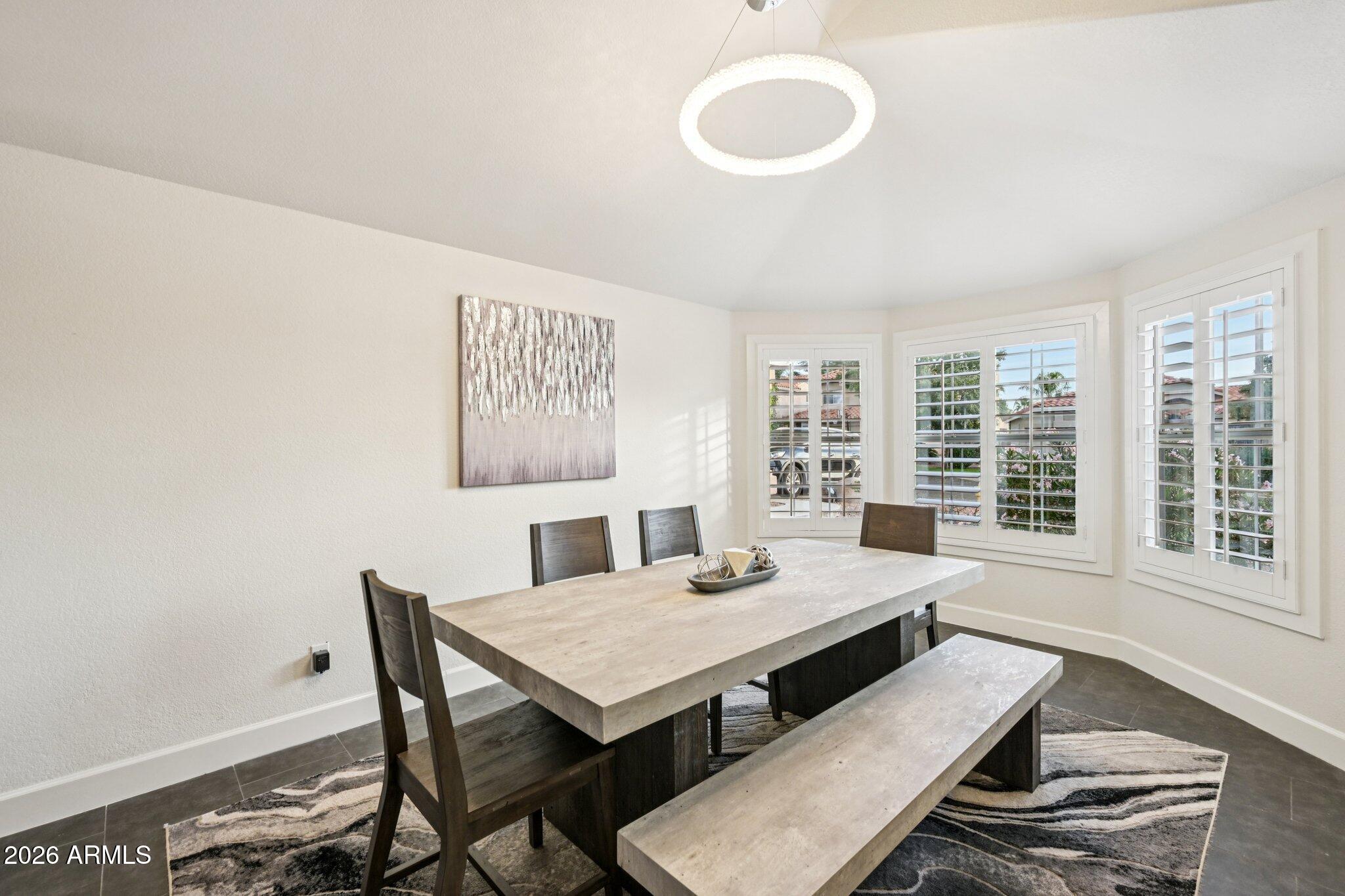 6560 E SADDLEBACK Street