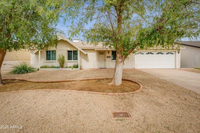 3710 E LUDLOW Drive Phoenix AZ 85032