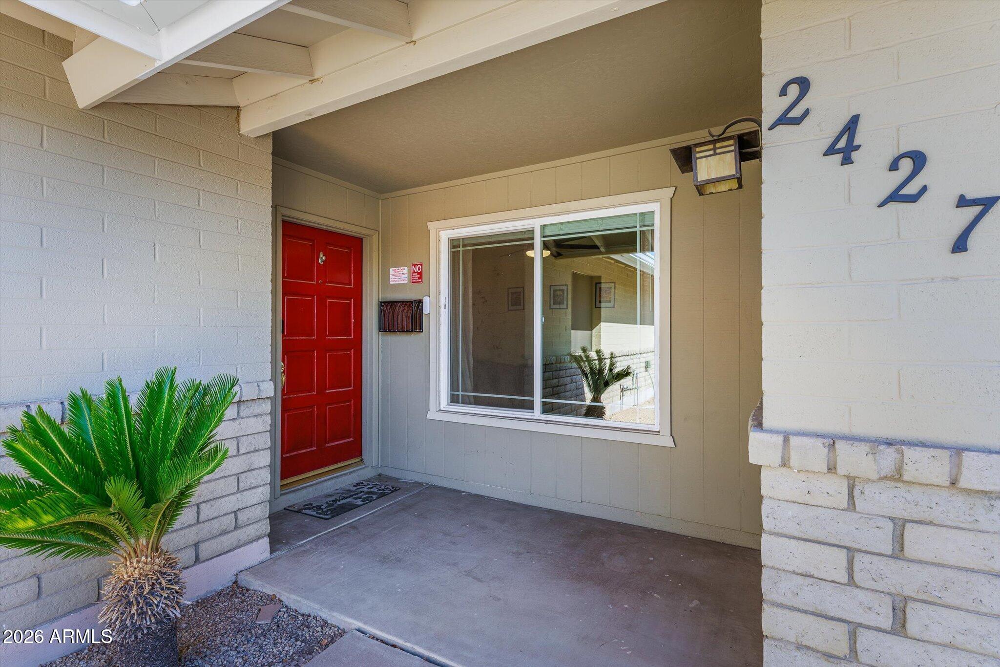 2427 E DEL RIO Drive