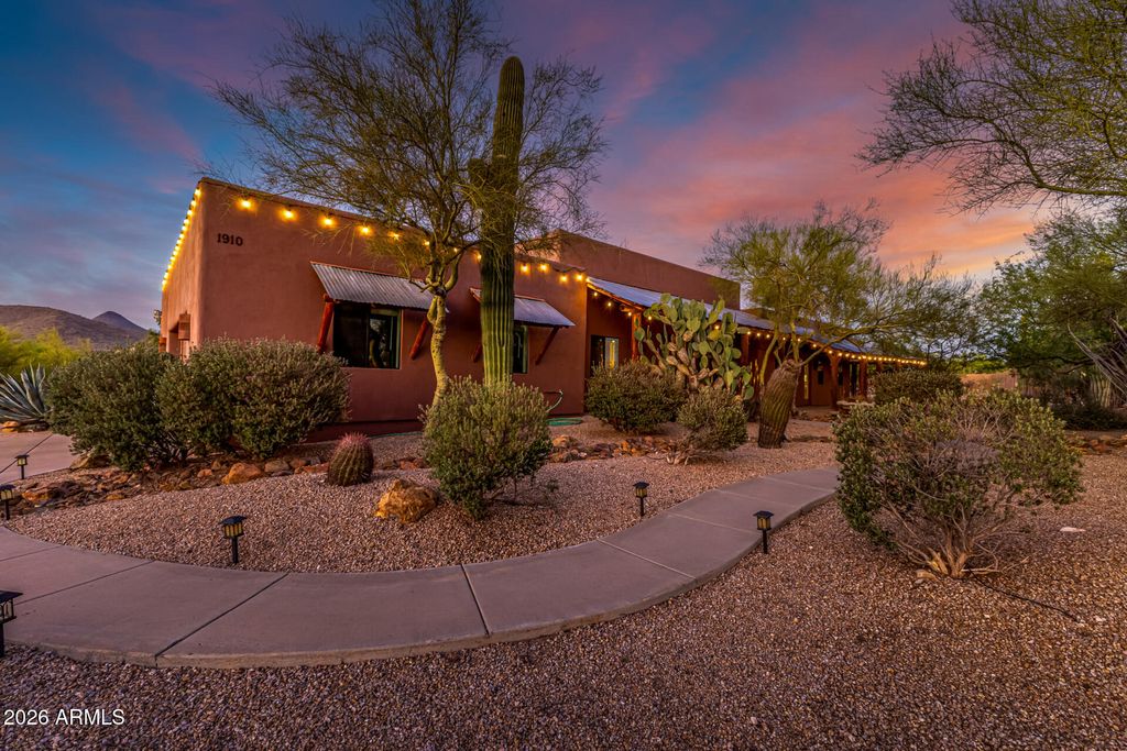 Photo of 1910 E Joy Ranch Road, Phoenix, AZ 85086 (MLS # 7002809)