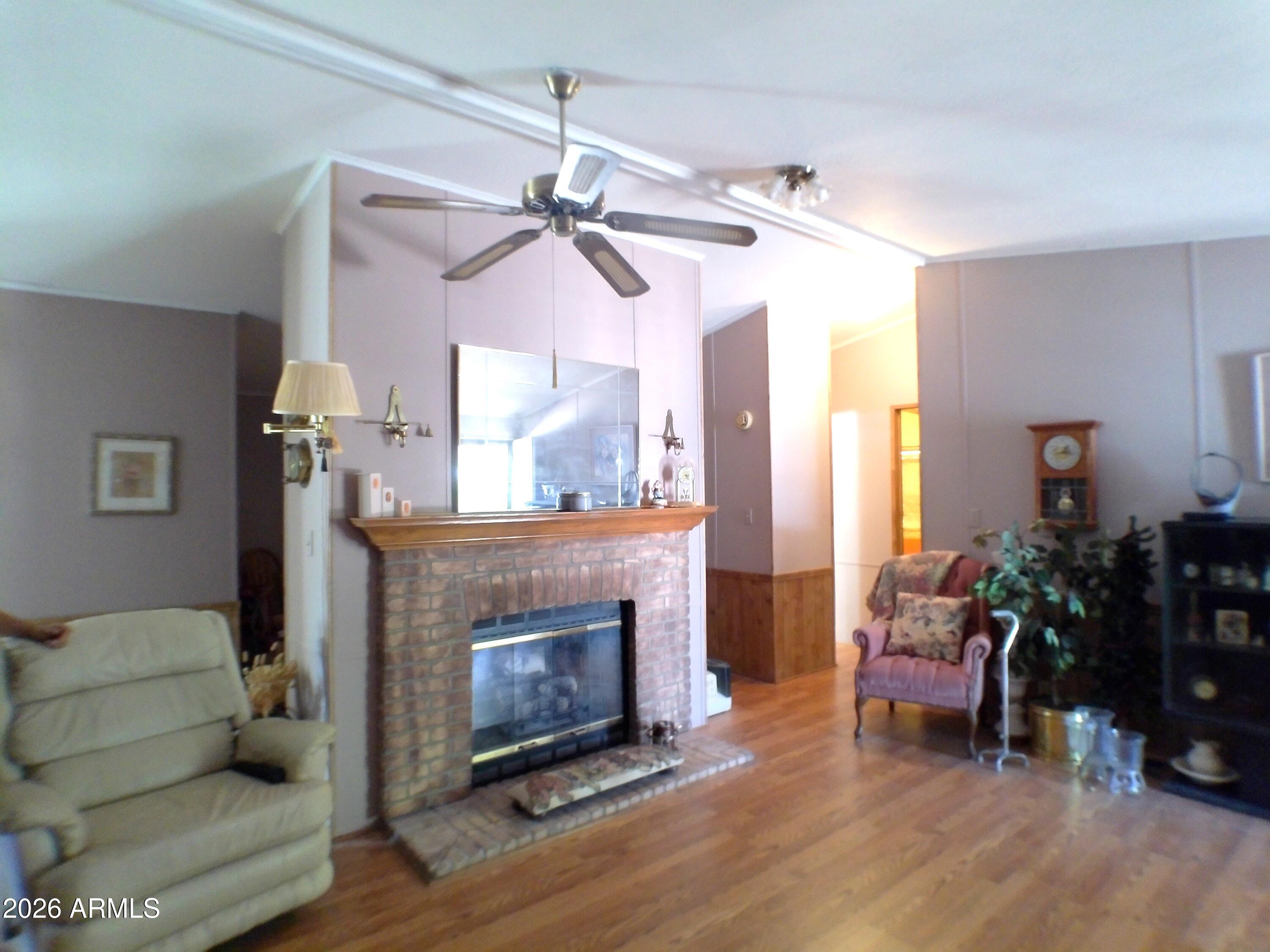 393 N BUCKHORN Court