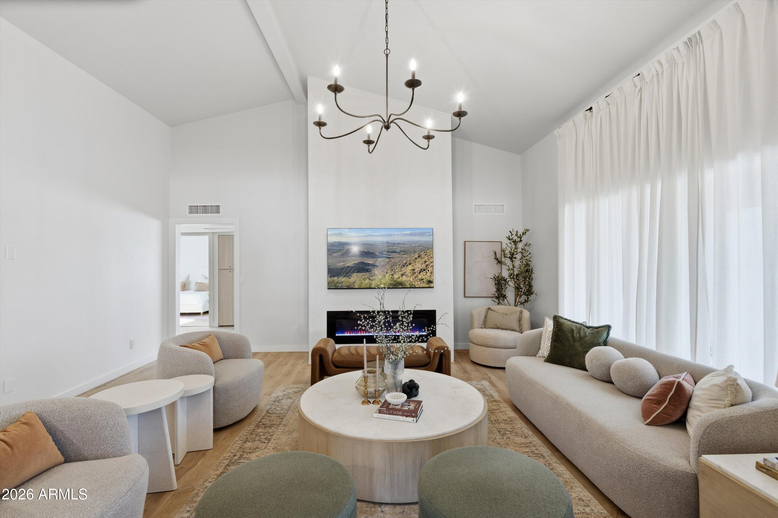 7001 E THUNDERBIRD Road