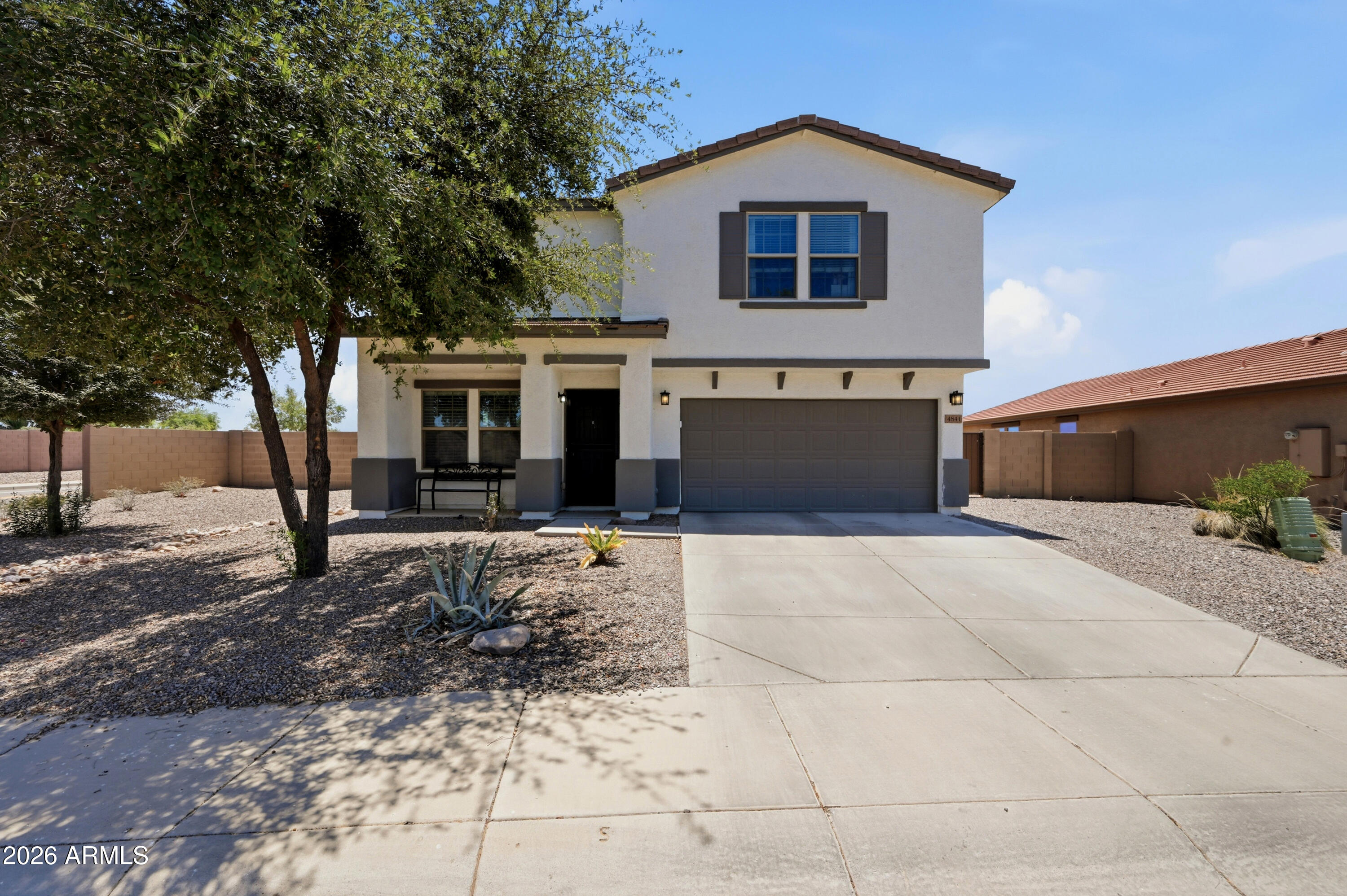 4841 E LONGHORN Street