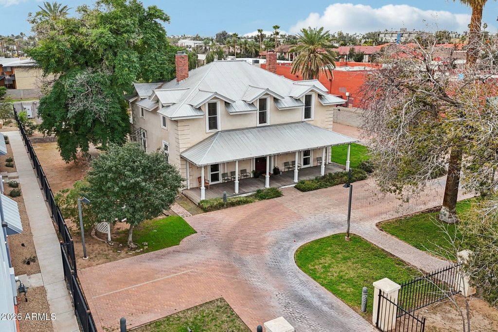 Photo of 820 S Farmer Avenue, Tempe, AZ 85281 (MLS # 6987800)