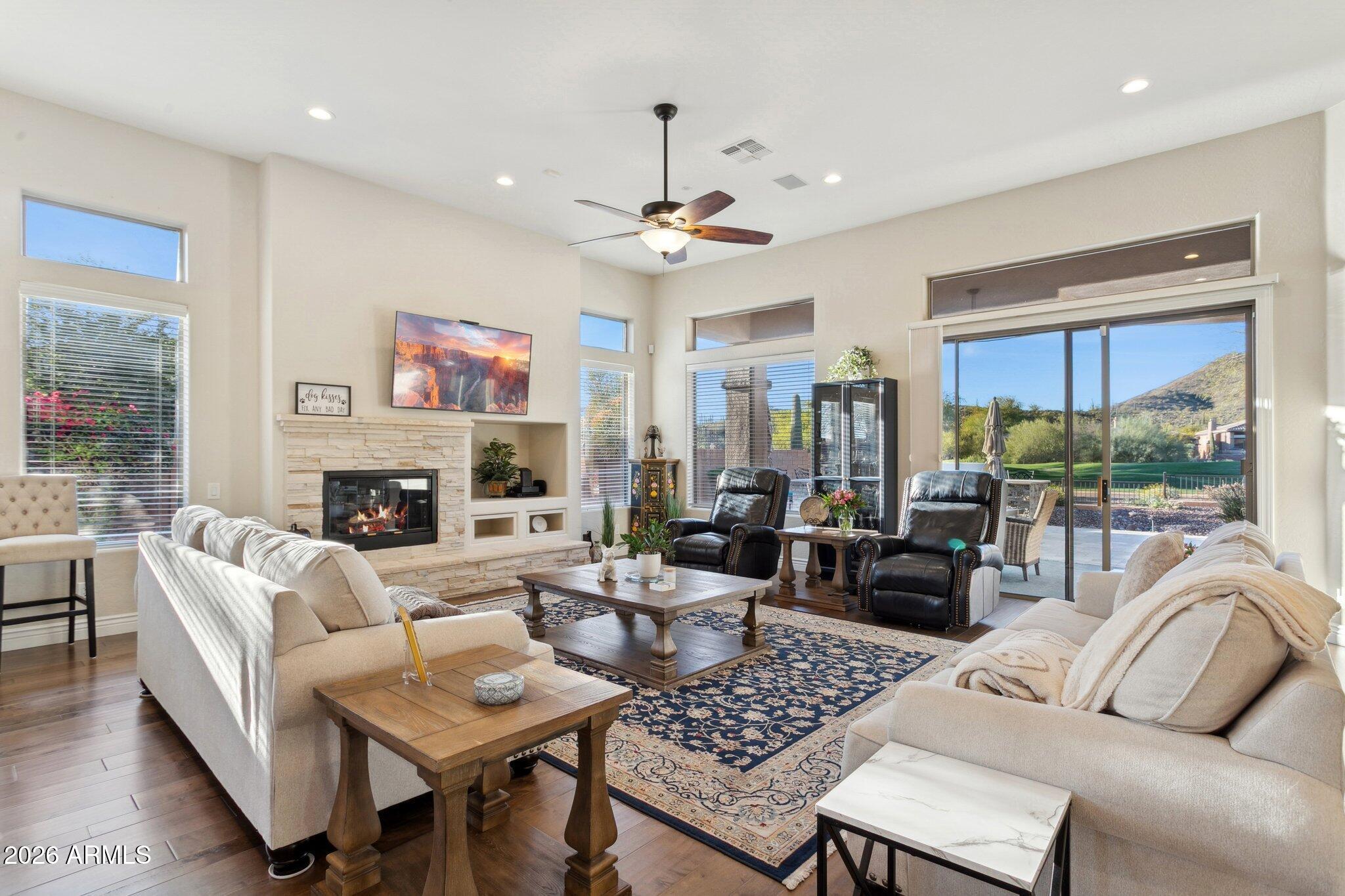 2210 W CAMARGO Drive