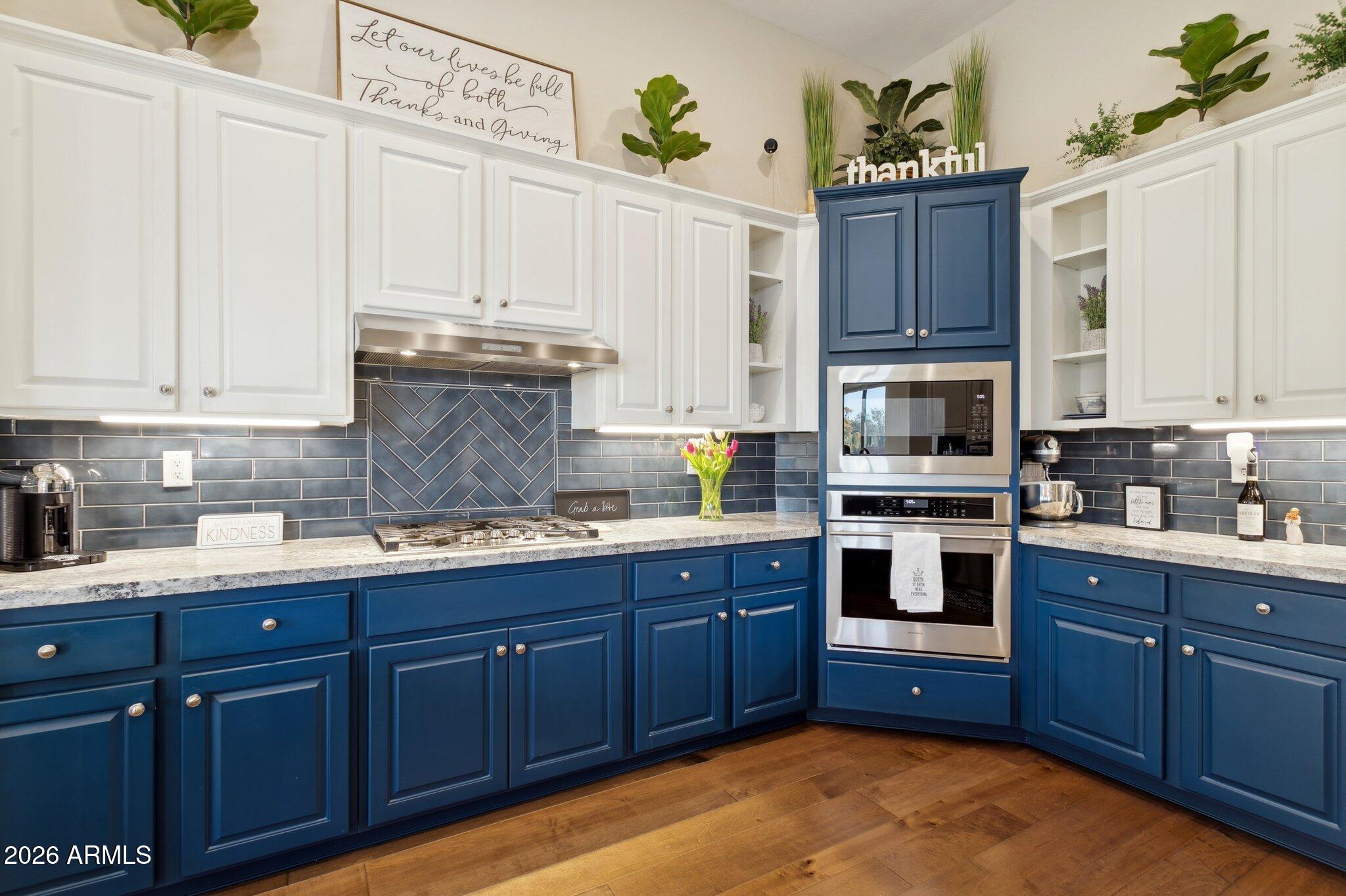 2210 W CAMARGO Drive