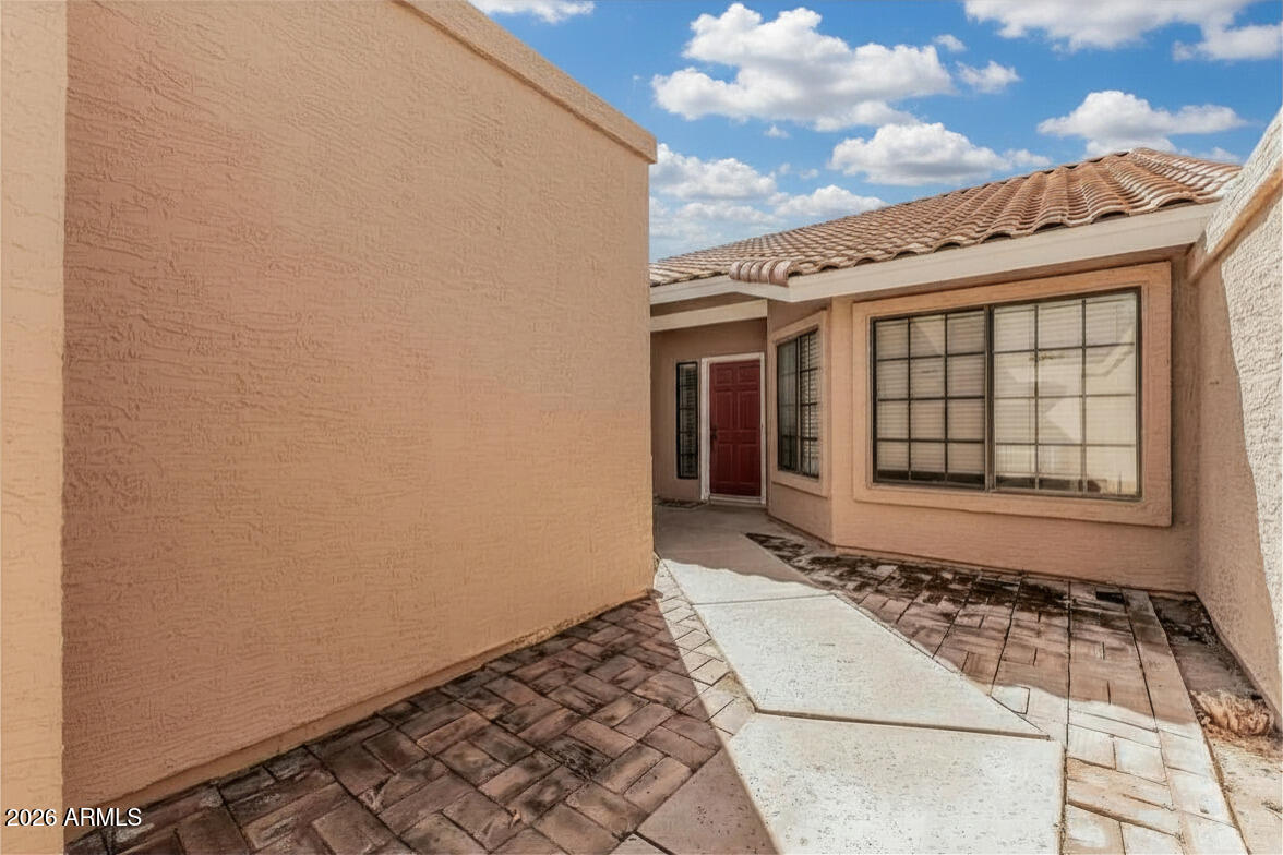 83 W Calle De Arcos --