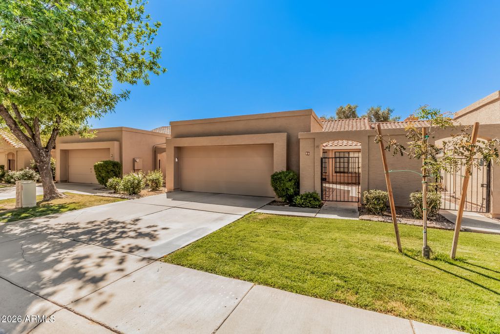 Photo of 83 W Calle De Arcos, Tempe, AZ 85284 (MLS # 7005256)
