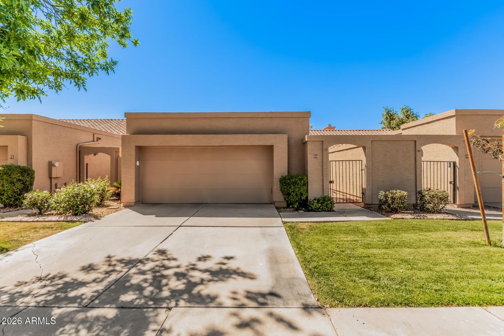 Photo of 83 W Calle De Arcos, Tempe, AZ 85284 (MLS # 7005256)