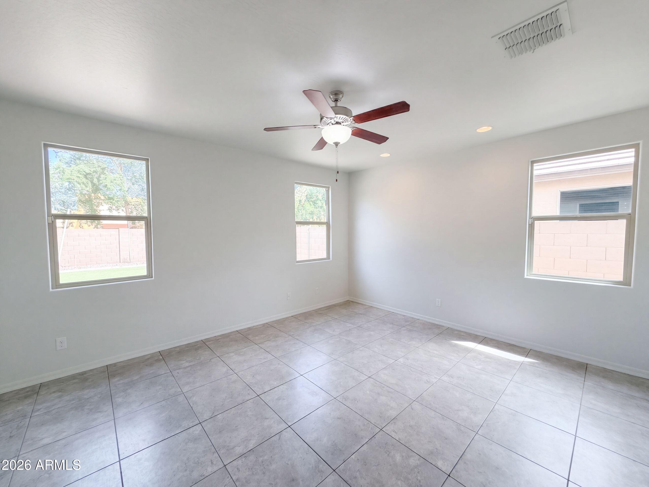 2518 E FAWN Drive