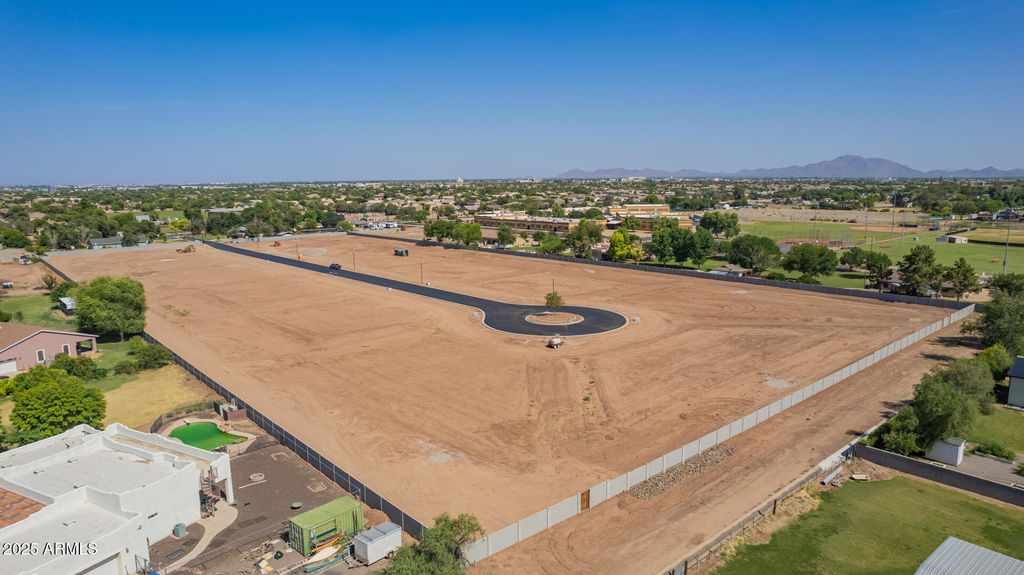 Photo of 746 E Loma Vista Court #2, Gilbert, AZ 85295 (MLS # 6911538)