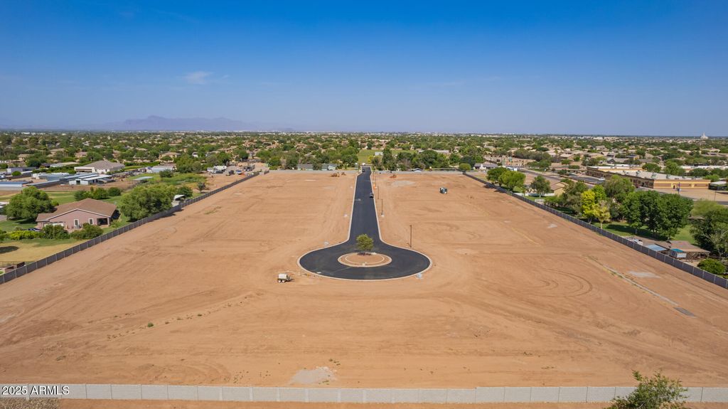 Photo of 746 E Loma Vista Court #2, Gilbert, AZ 85295 (MLS # 6911538)