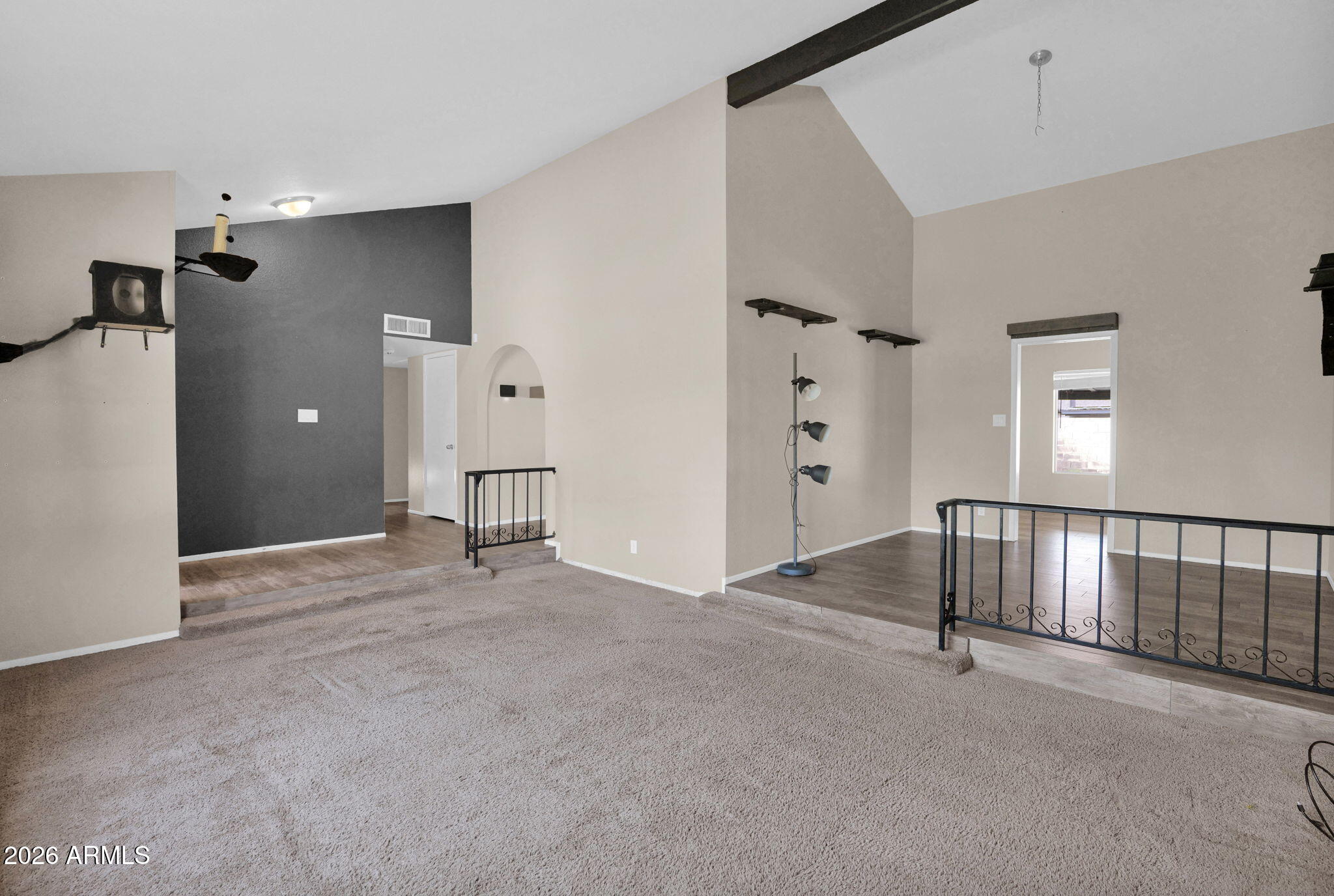 604 W PLATA Avenue