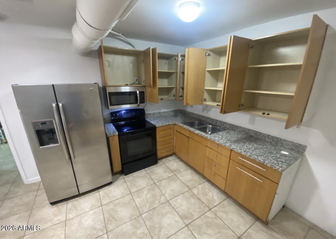 2045 W WASHINGTON Street