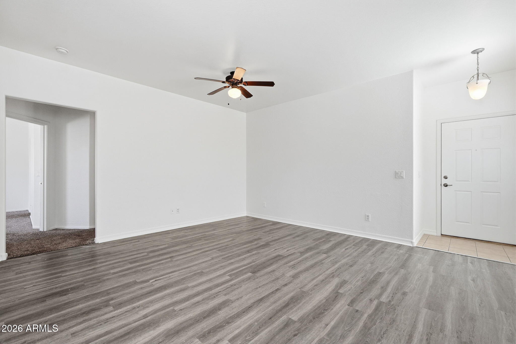 815 W SPRUELL Avenue