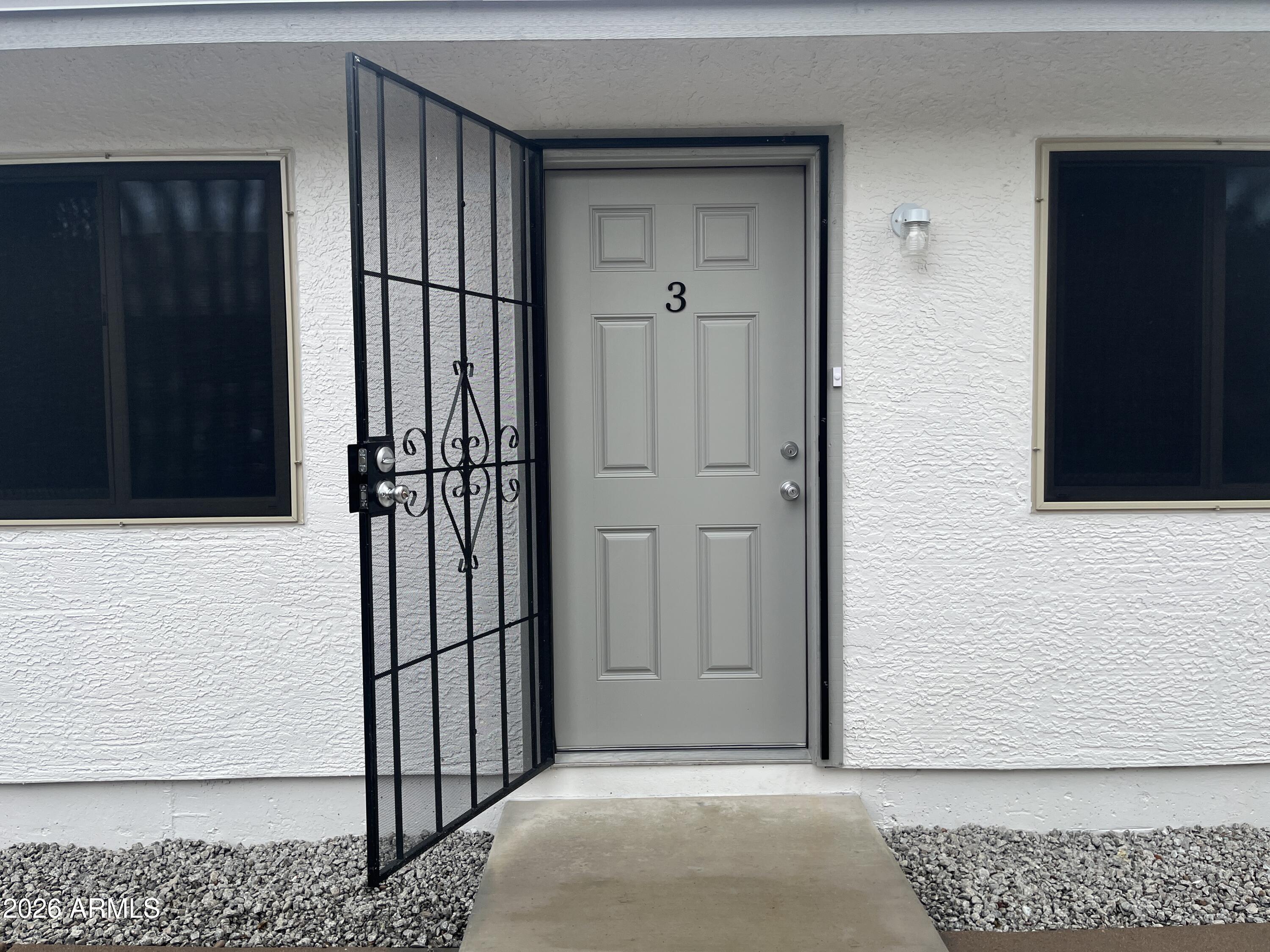 2912 E Roeser Road 3