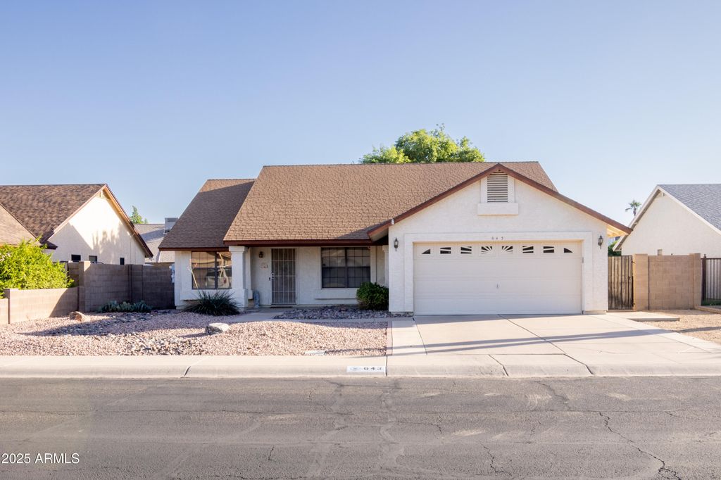 Photo of 643 W Devon Court, Gilbert, AZ 85233 (MLS # 6934087)