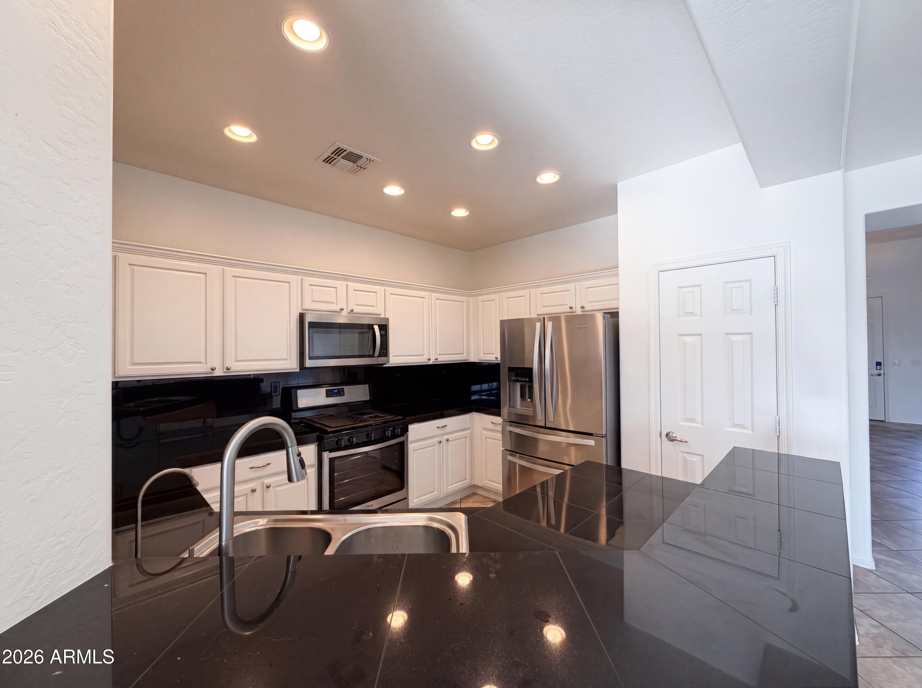 38034 N HUDSON Trail