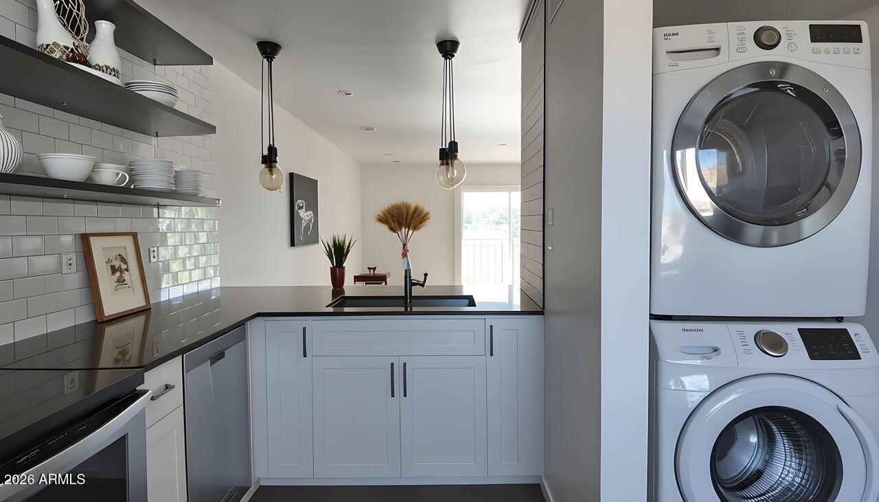 4233 N LONGVIEW Avenue 205