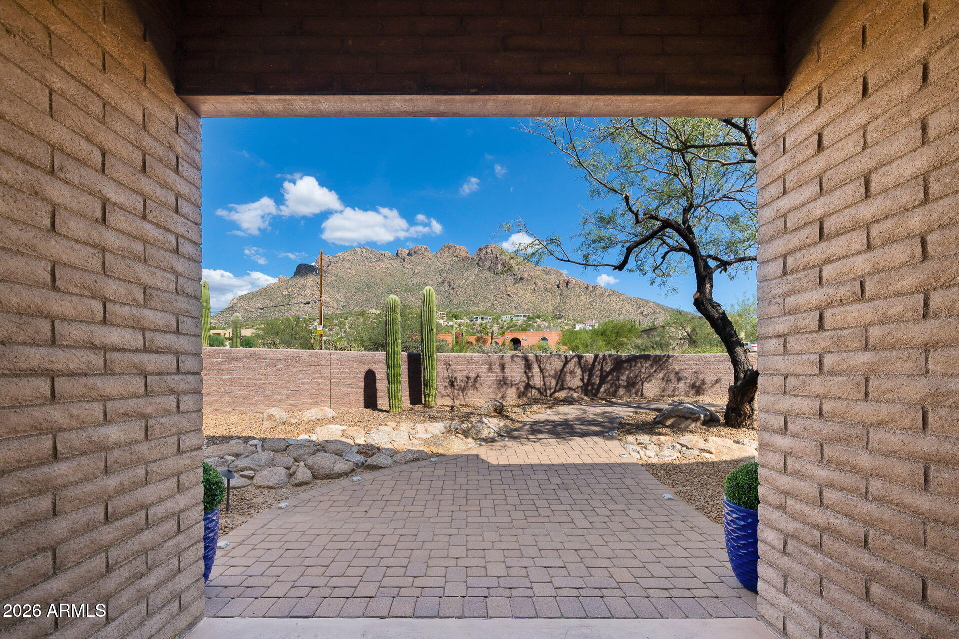 8755 N SUNNYSLOPE Drive