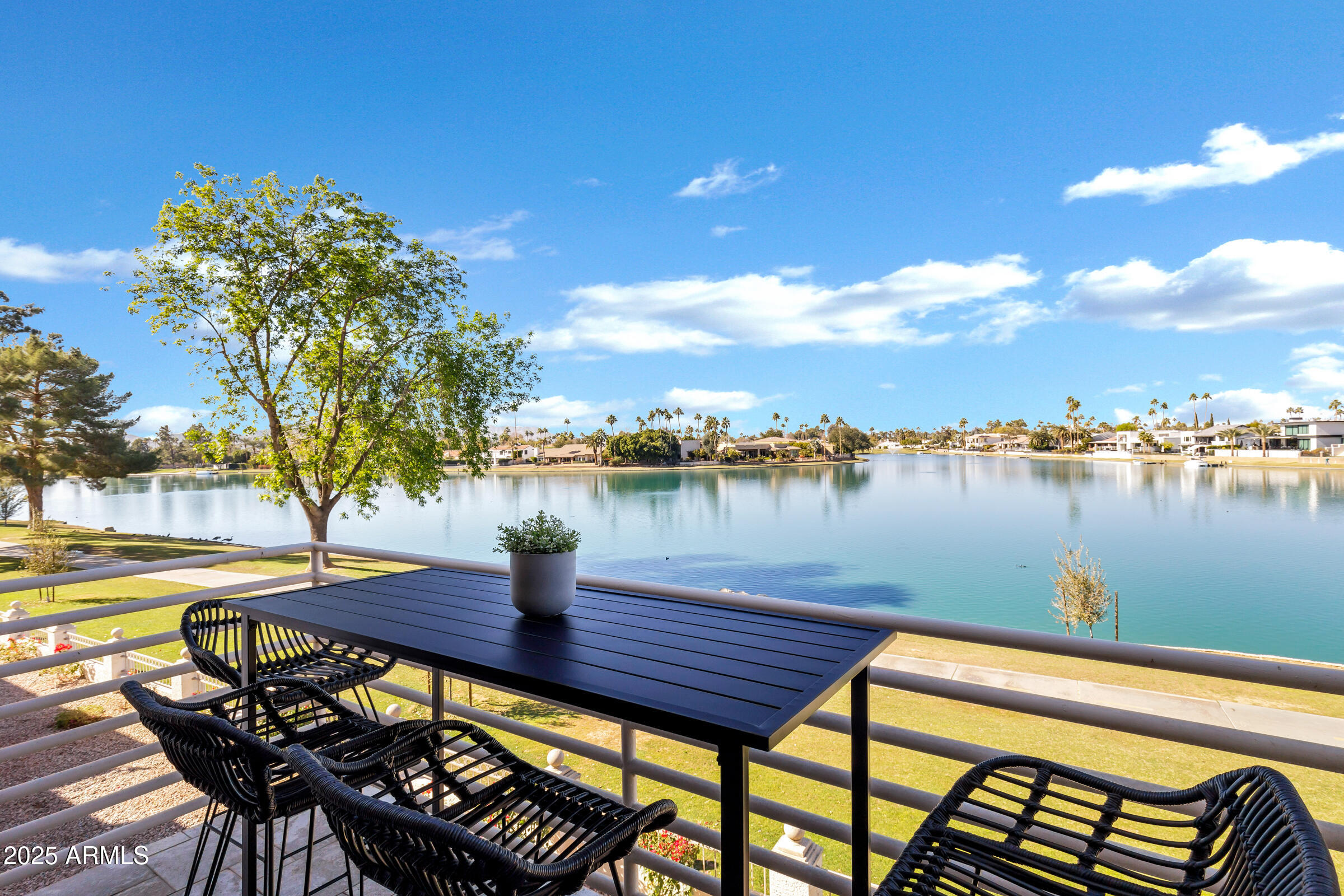 8270 N HAYDEN Road 2010