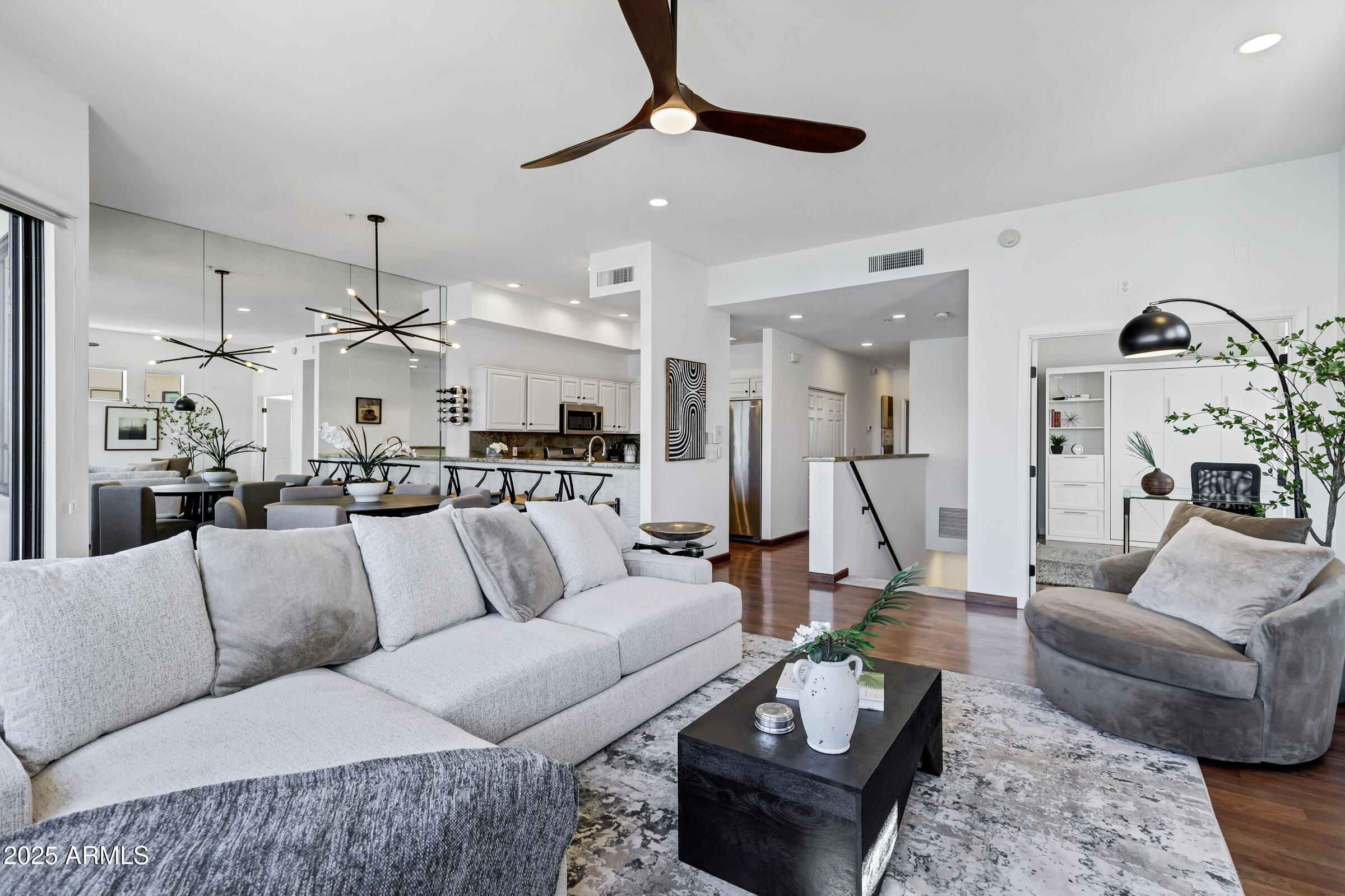 8270 N HAYDEN Road 2010