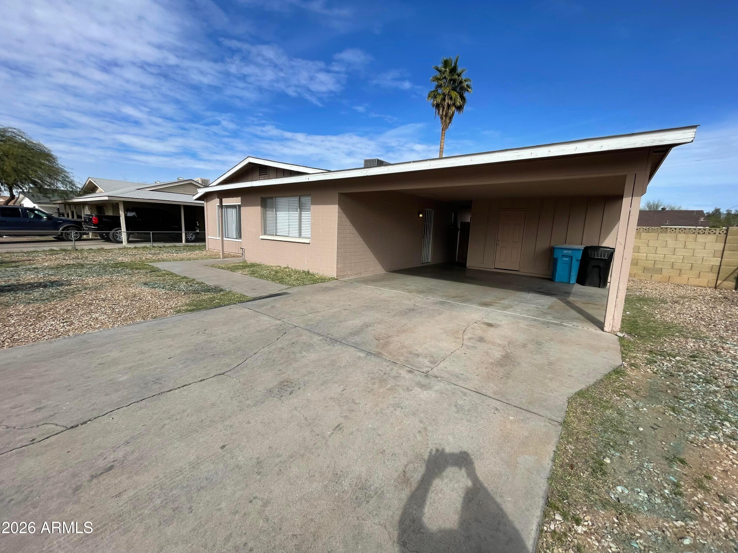 5414 W Wilshire Drive