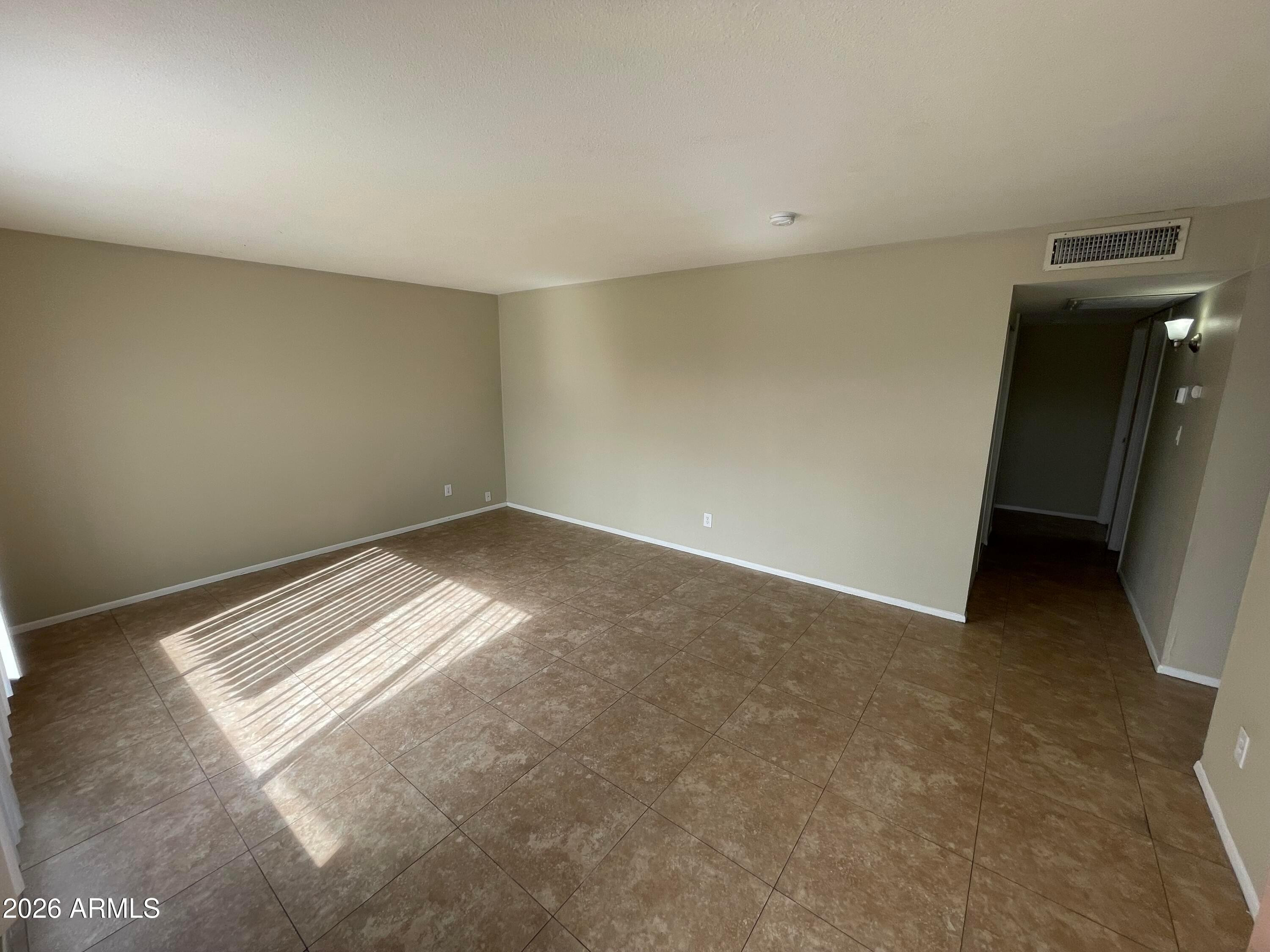 5414 W Wilshire Drive