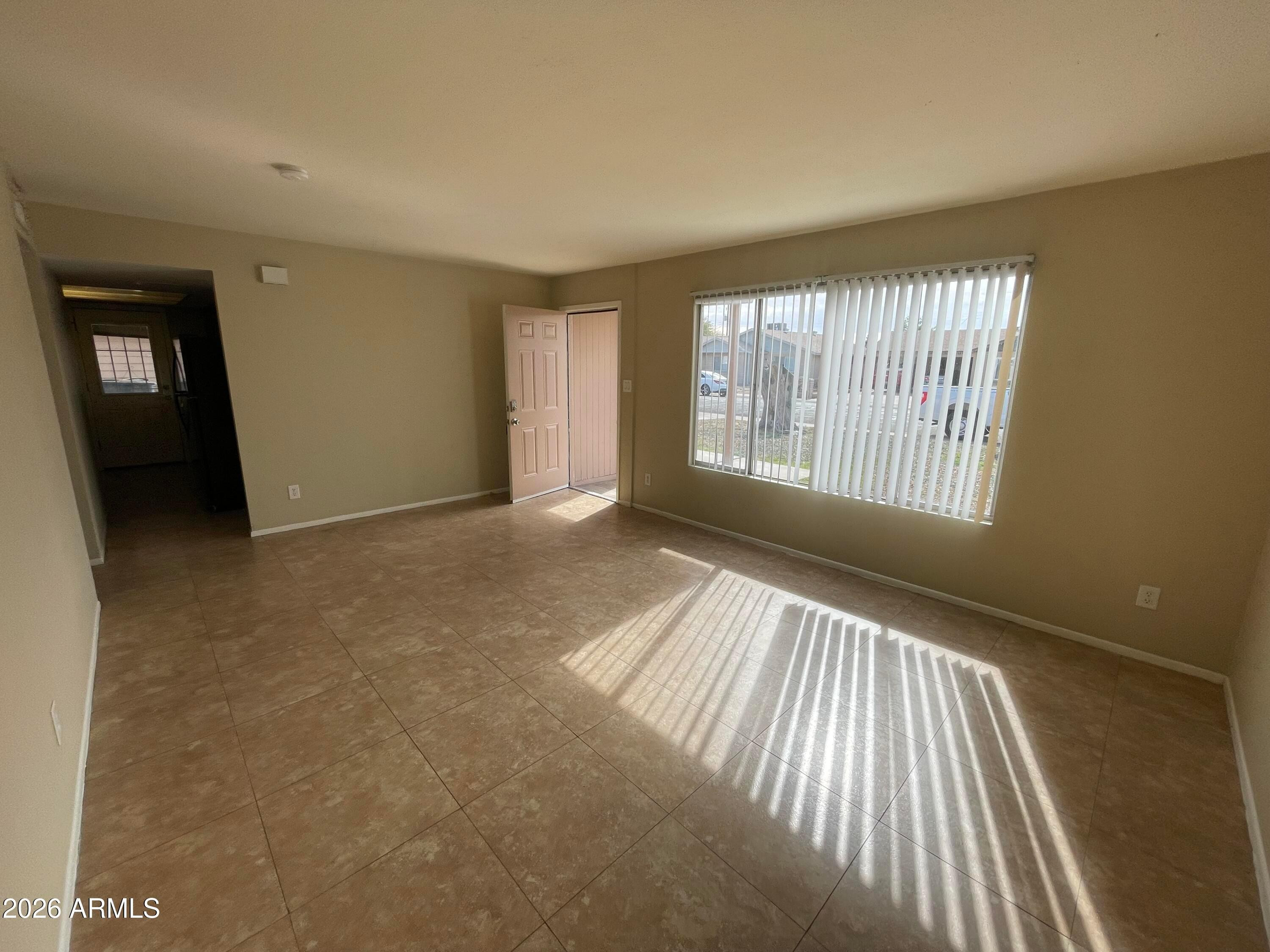 5414 W Wilshire Drive