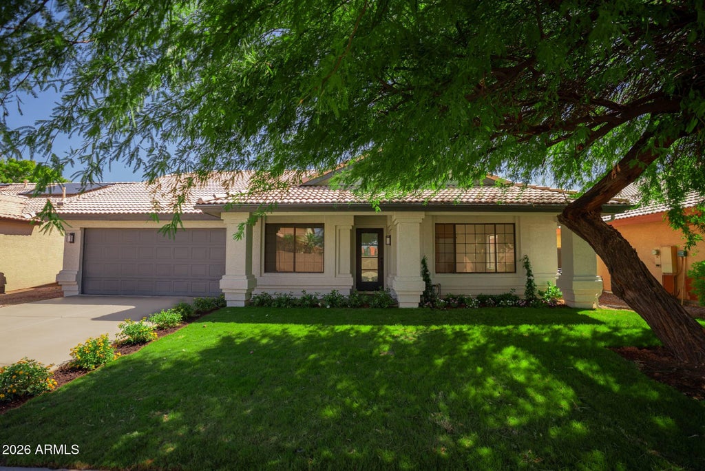 Photo of 213 S Golden Key Drive, Gilbert, AZ 85233 (MLS # 7082590)