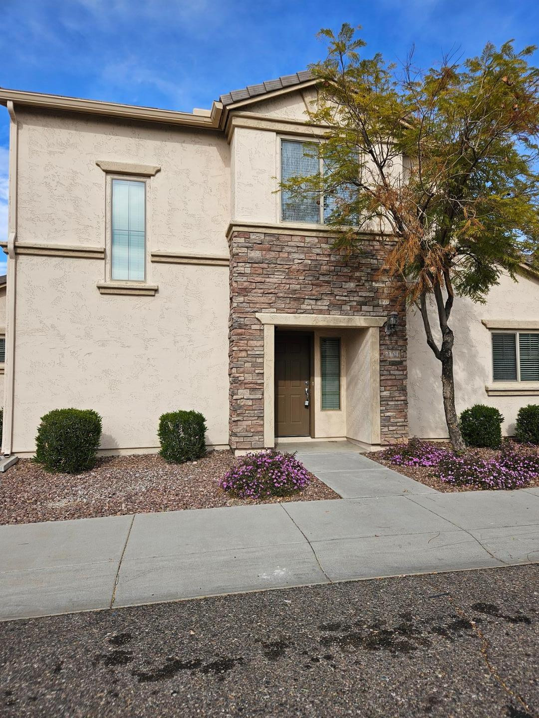2204 W Le Marche Avenue