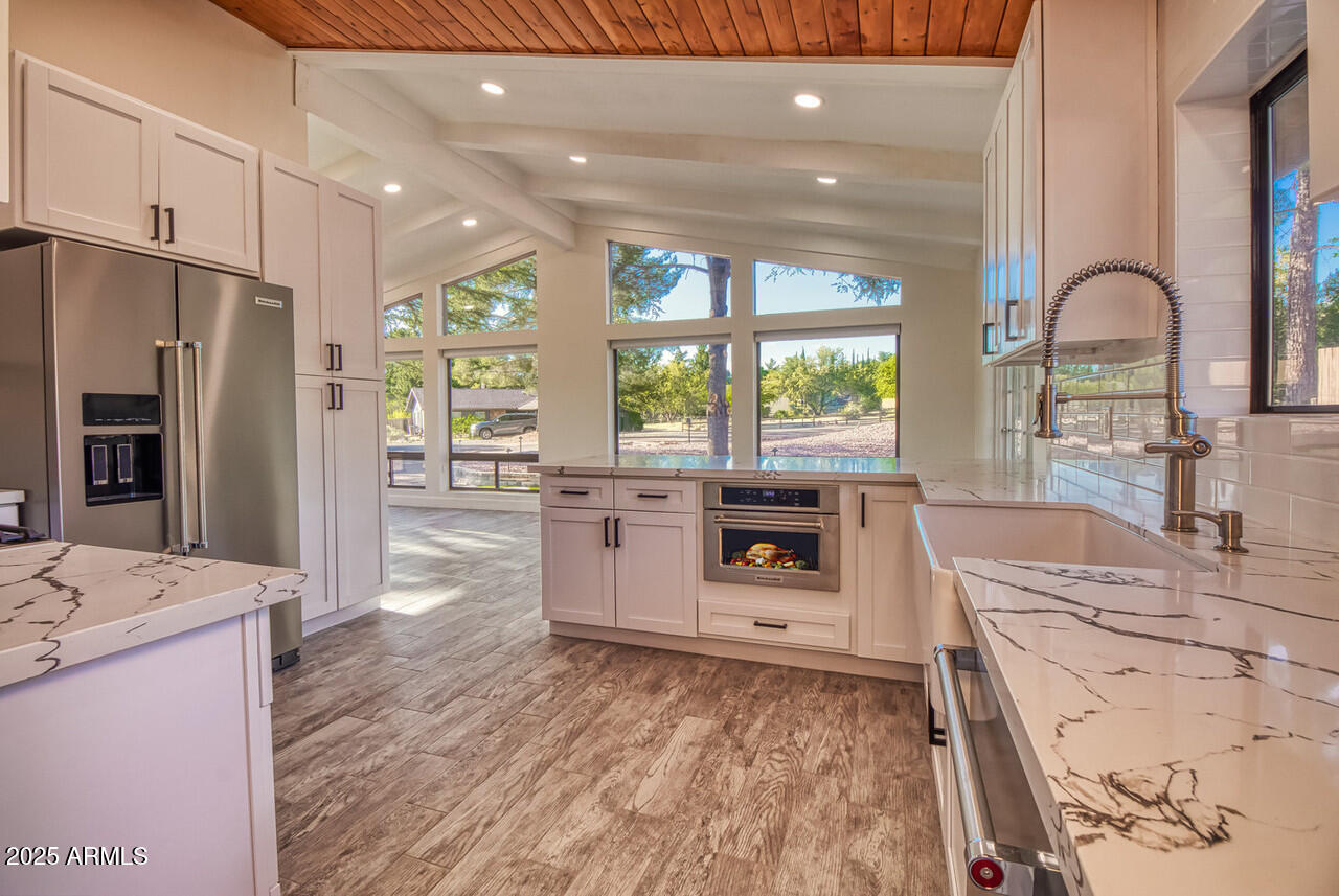 21 HUMMINGBIRD Circle