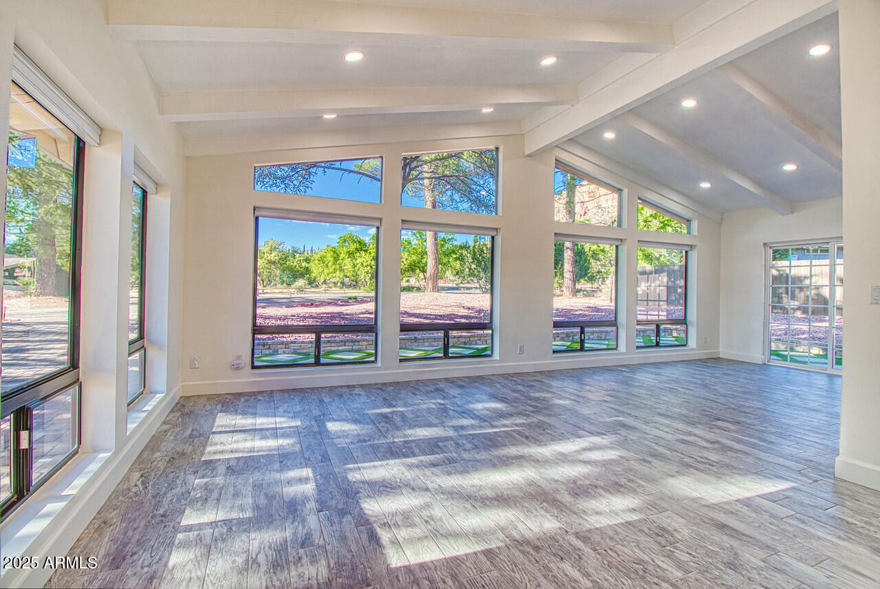 21 HUMMINGBIRD Circle