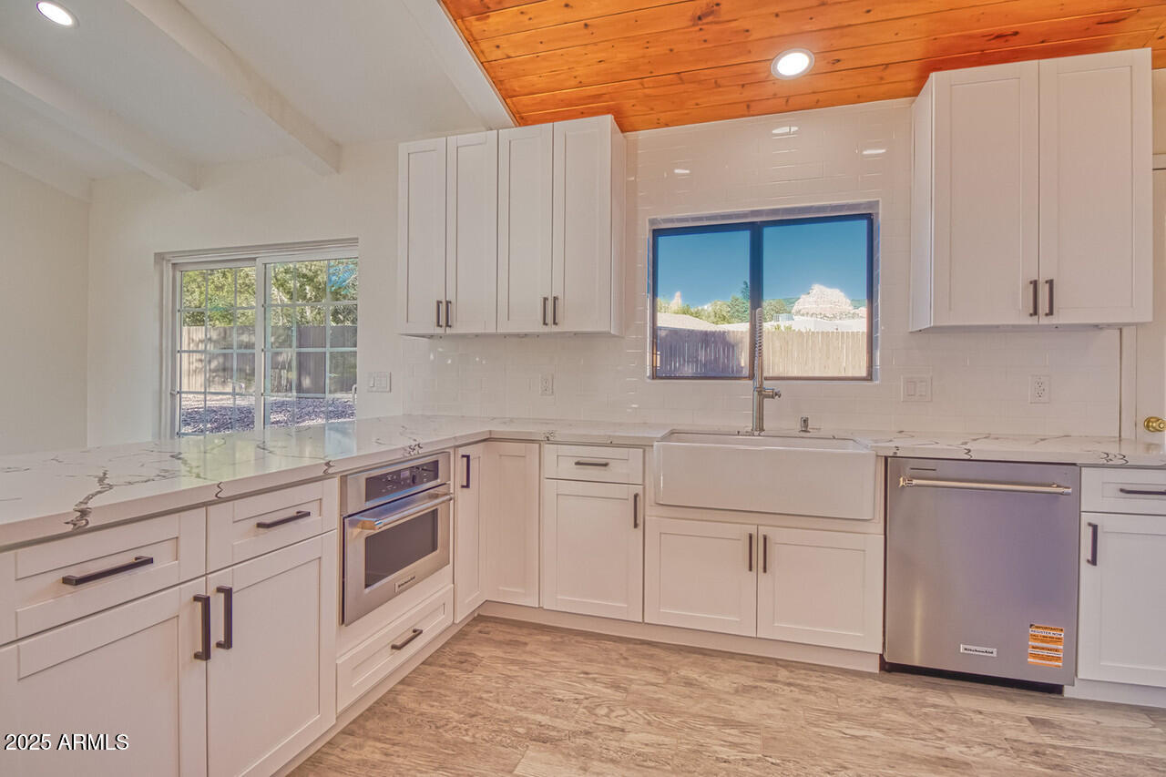 21 HUMMINGBIRD Circle