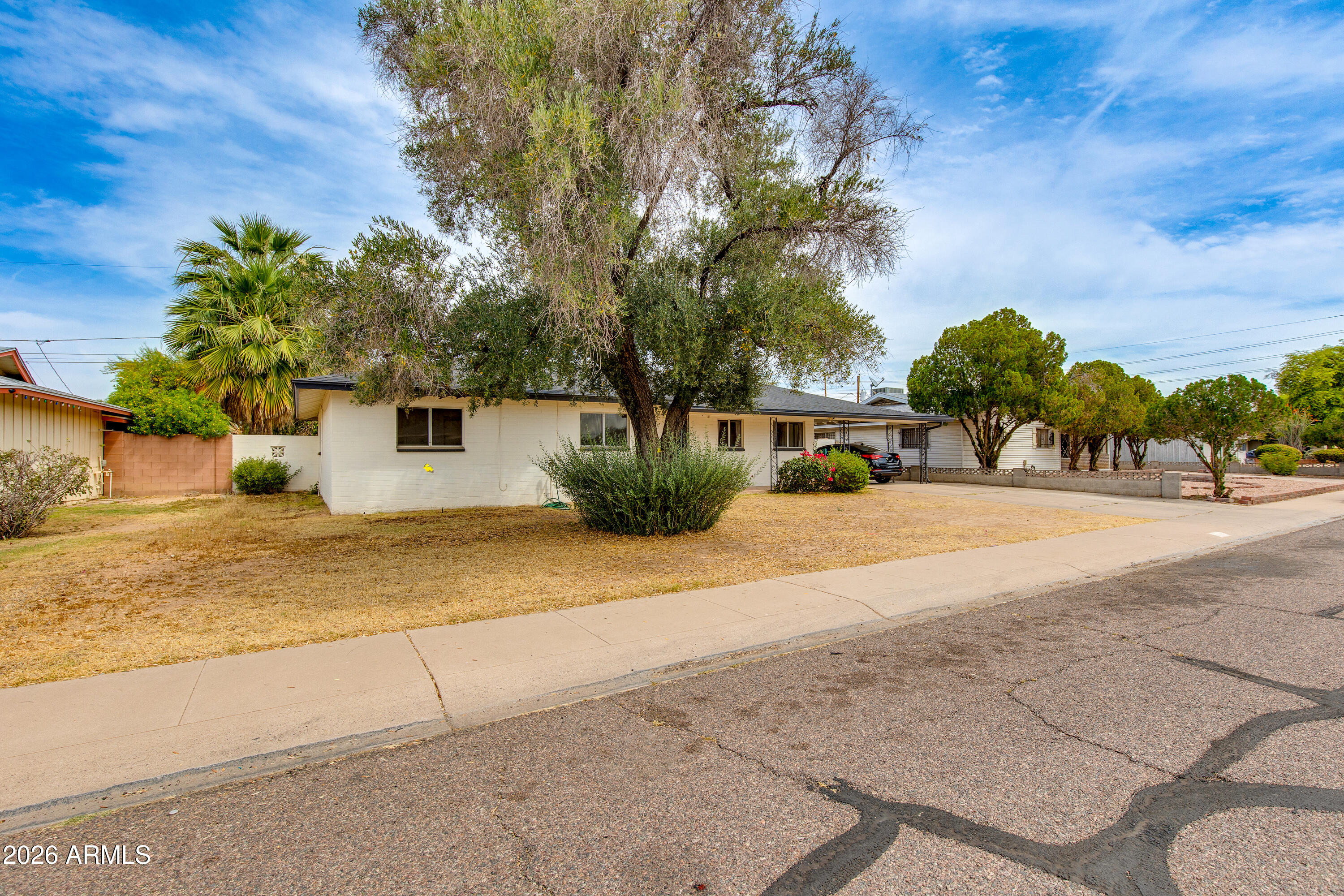 1524 W OCOTILLO Road