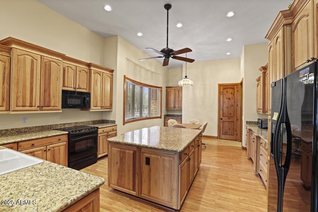 403 N GRAPEVINE Drive