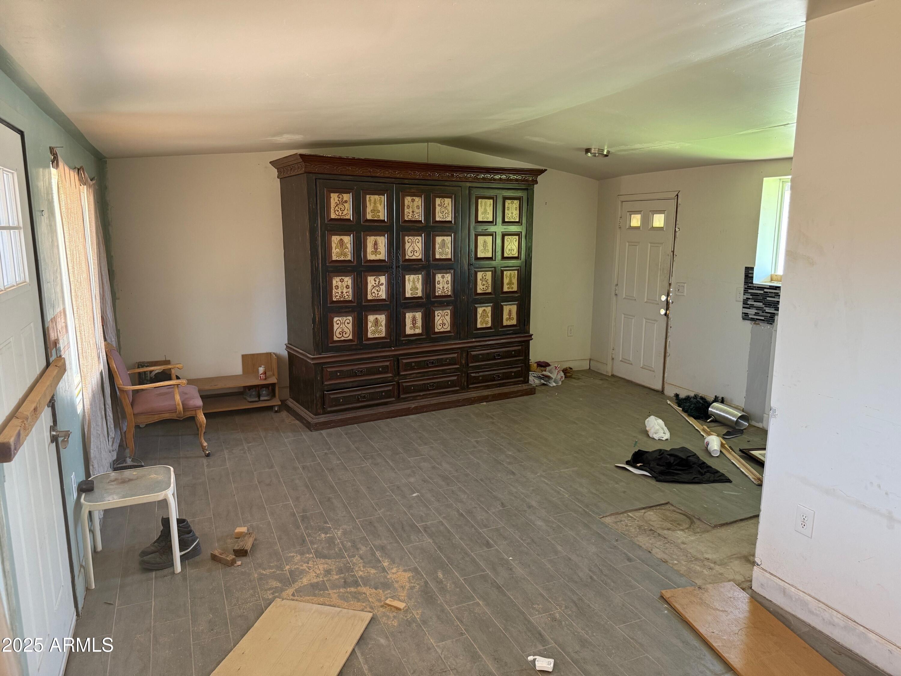 1535 E CHRISTY Drive