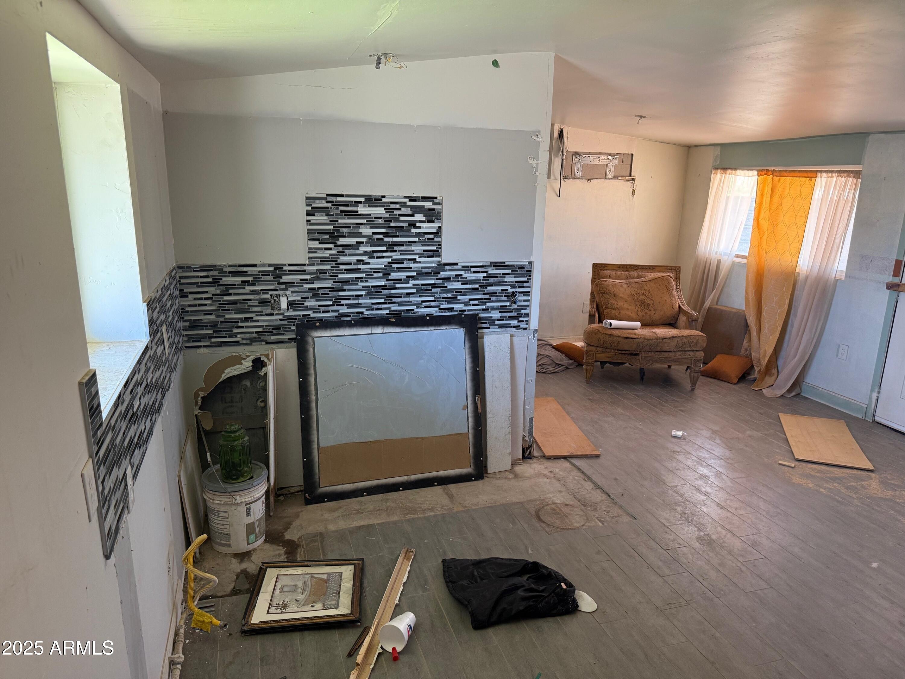 1535 E CHRISTY Drive