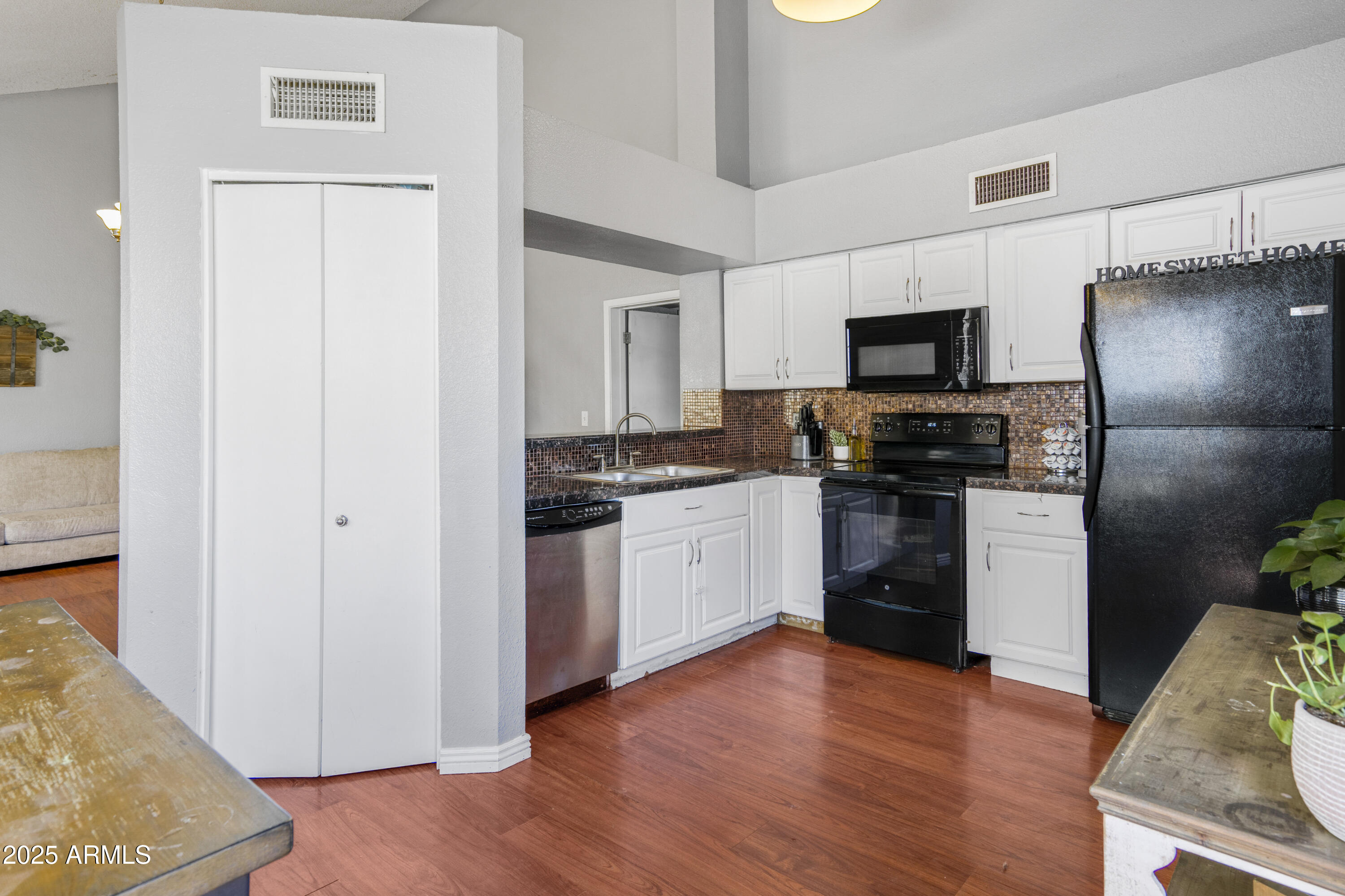 8921 W Fairmount Avenue