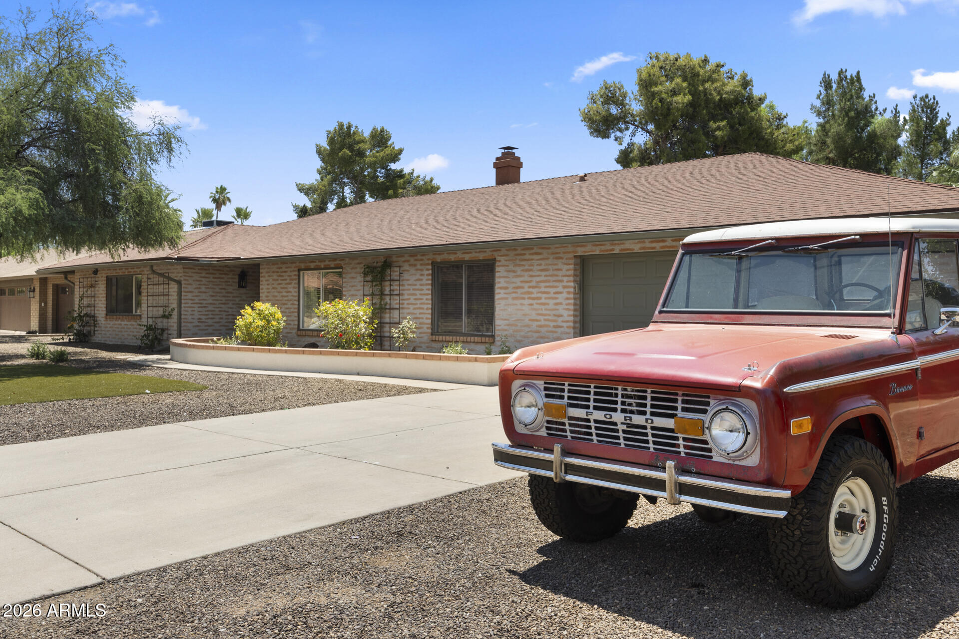 5449 E LARKSPUR Drive