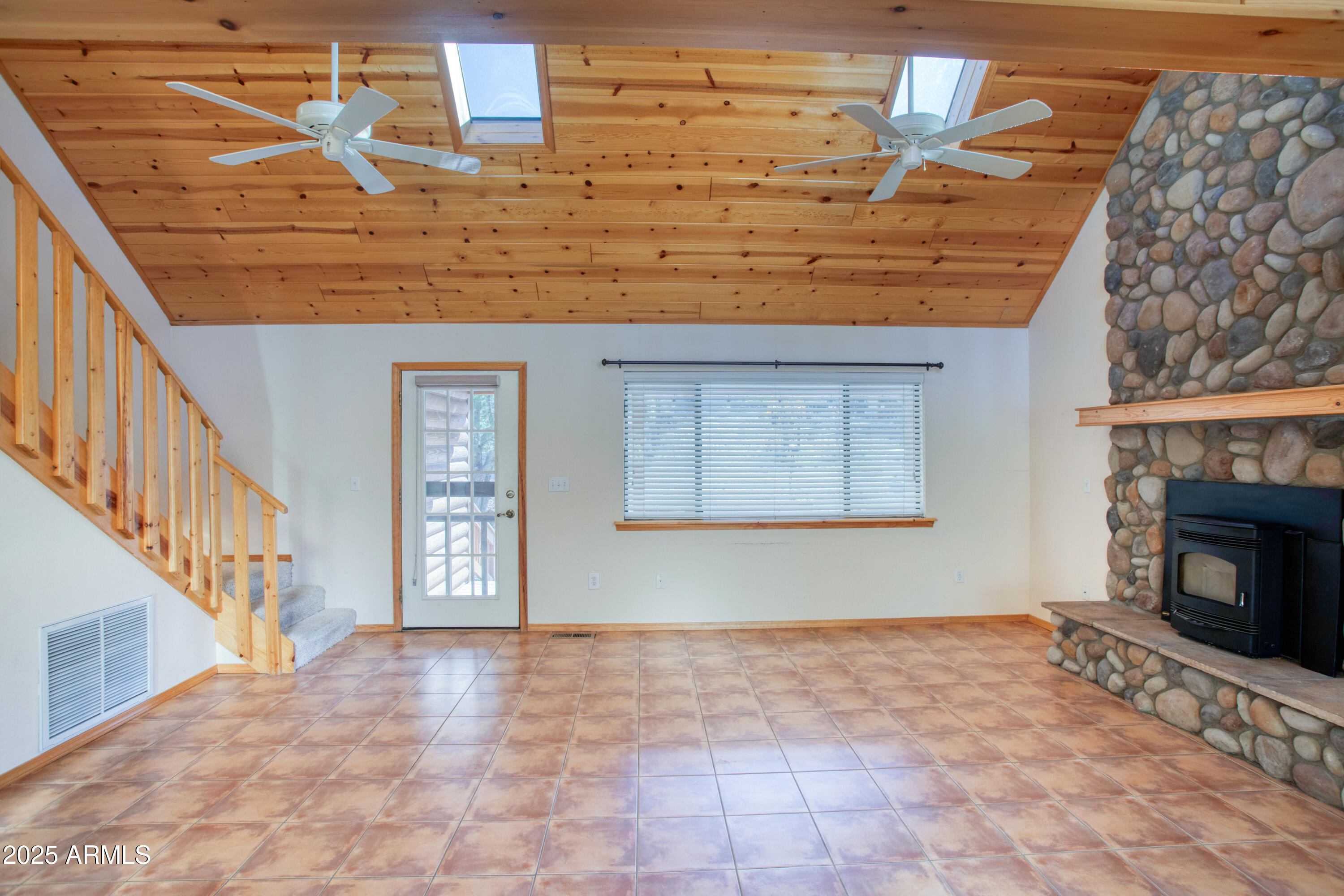 2526 CHIRICAHUA Drive