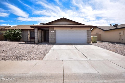 Photo of 6525 W Mercer Lane, Glendale, AZ 85304 (MLS # 7038571)
